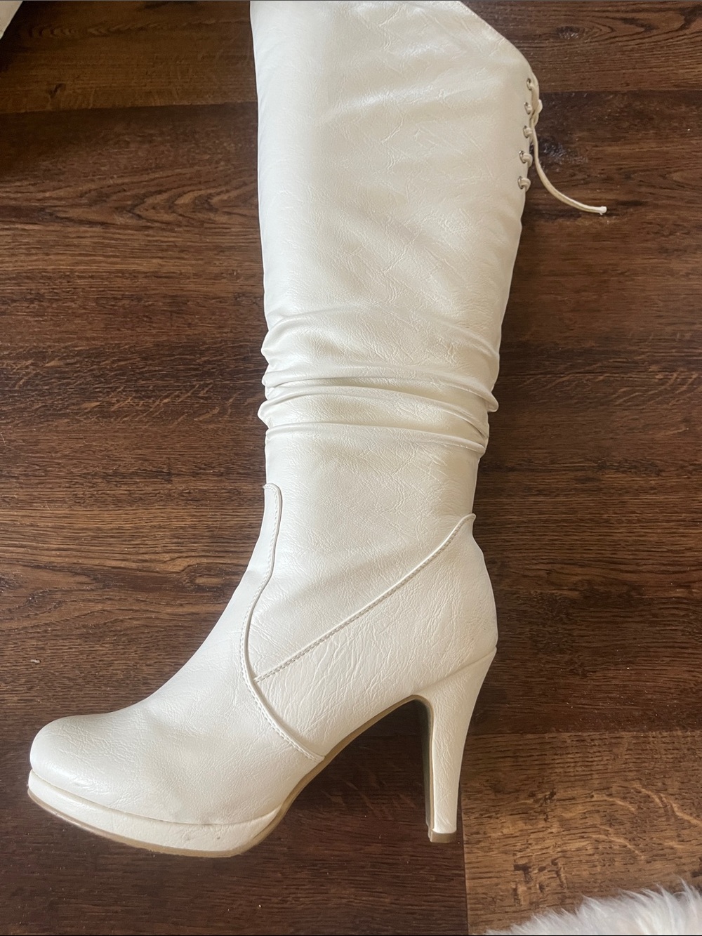 Very gently worn Classic White Over-the-Knee Boots with Side Zip - Picture 3 of 4